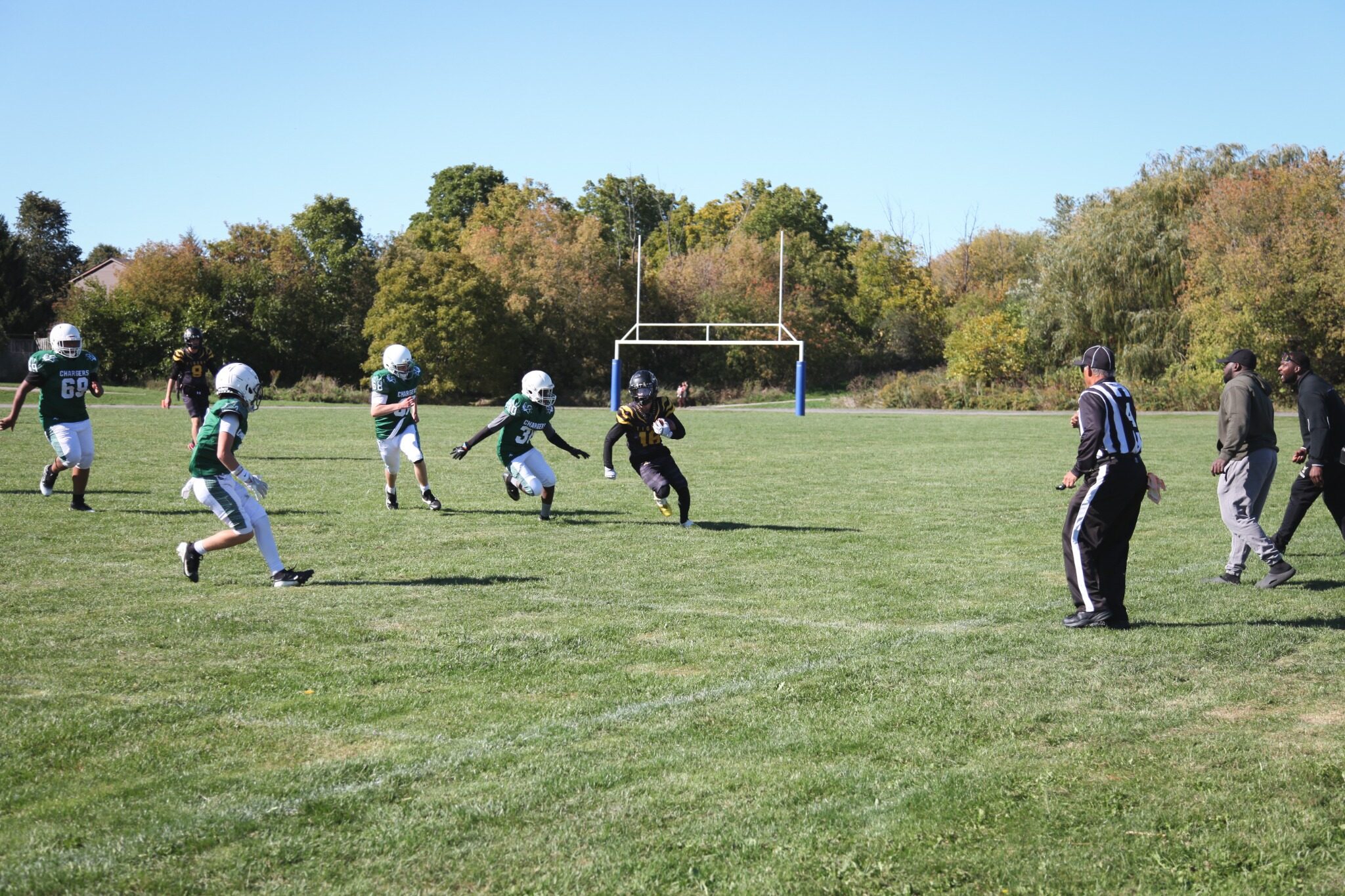 Uxbridge advances the ball near the goalposts